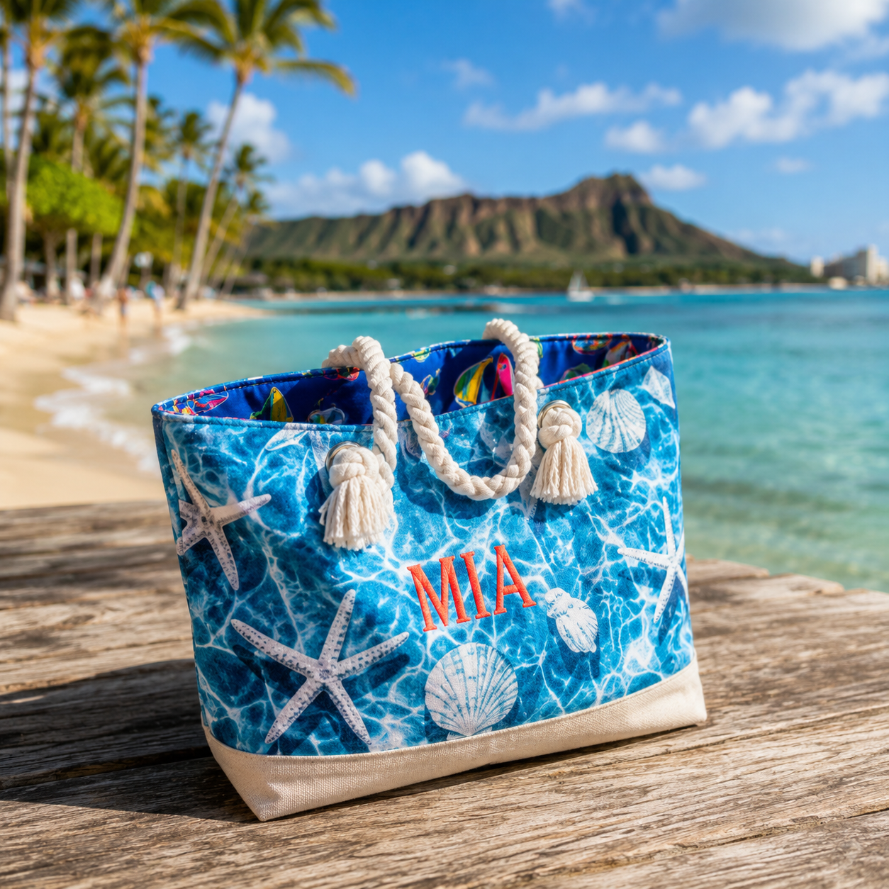 Mochila Tamyraki — origen: Waikiki, Hawái, Estados Unidos
