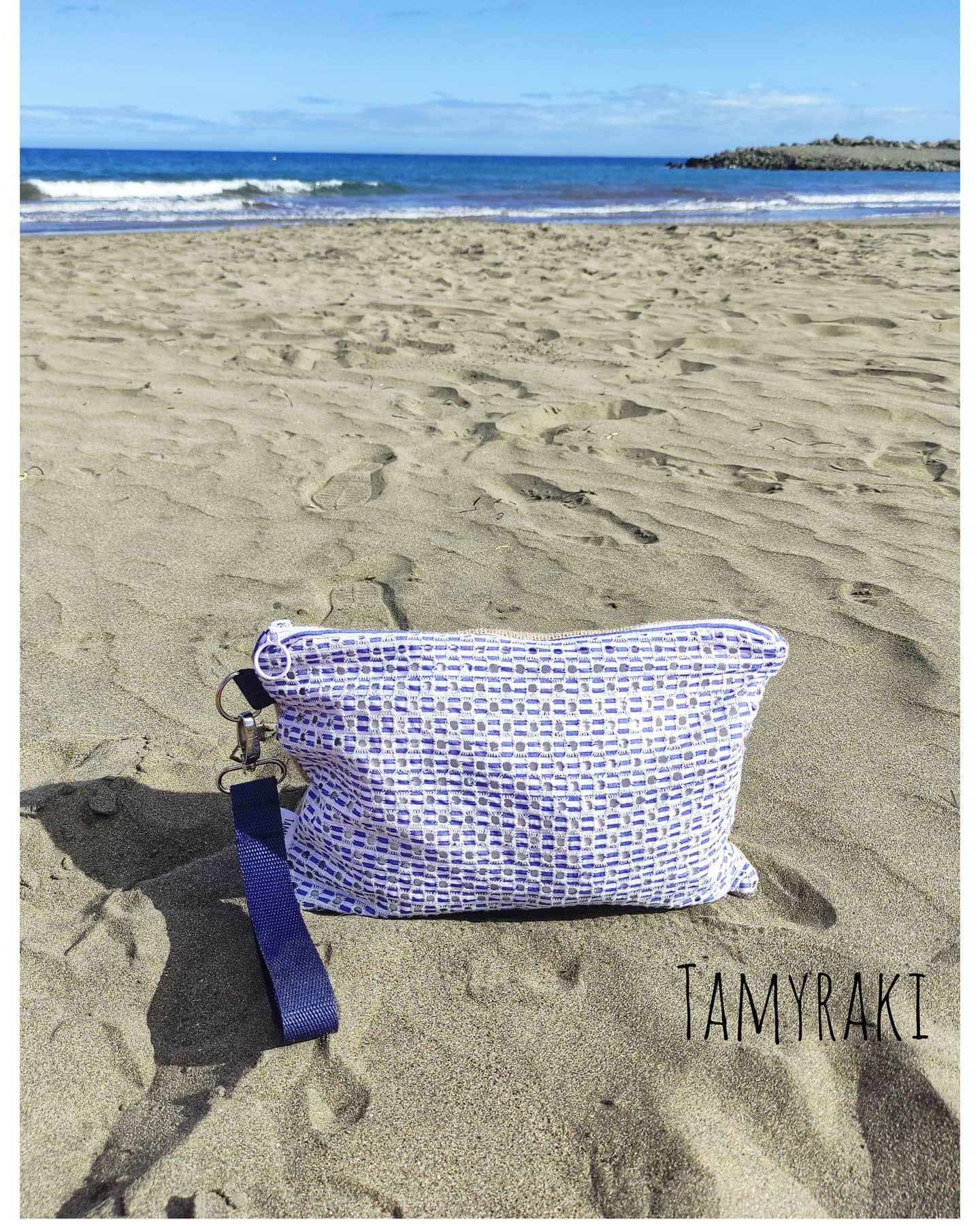 Neceser Tamyraki — origen: , 